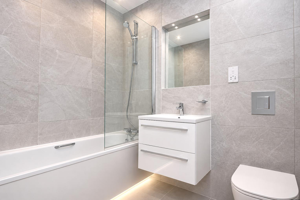 Apartment in Kingston upon Thames - More