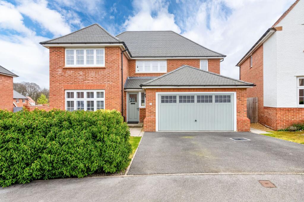 4-bed detached on Pilling Way, Scissett, HD8, £485,000