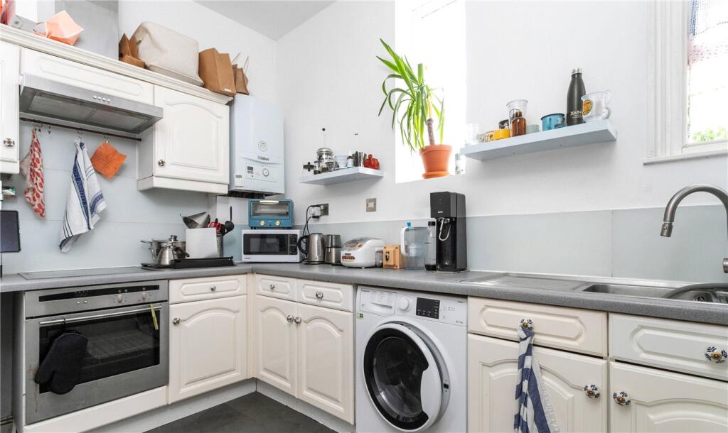 Apartment in London - More