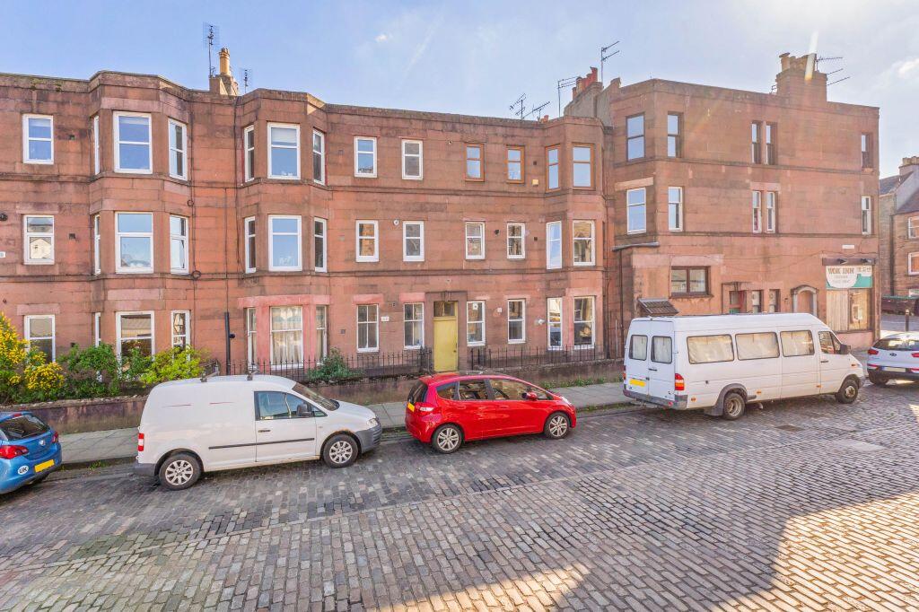 Main image of property: 36/2 Annfield, Newhaven, EH6 4JA
