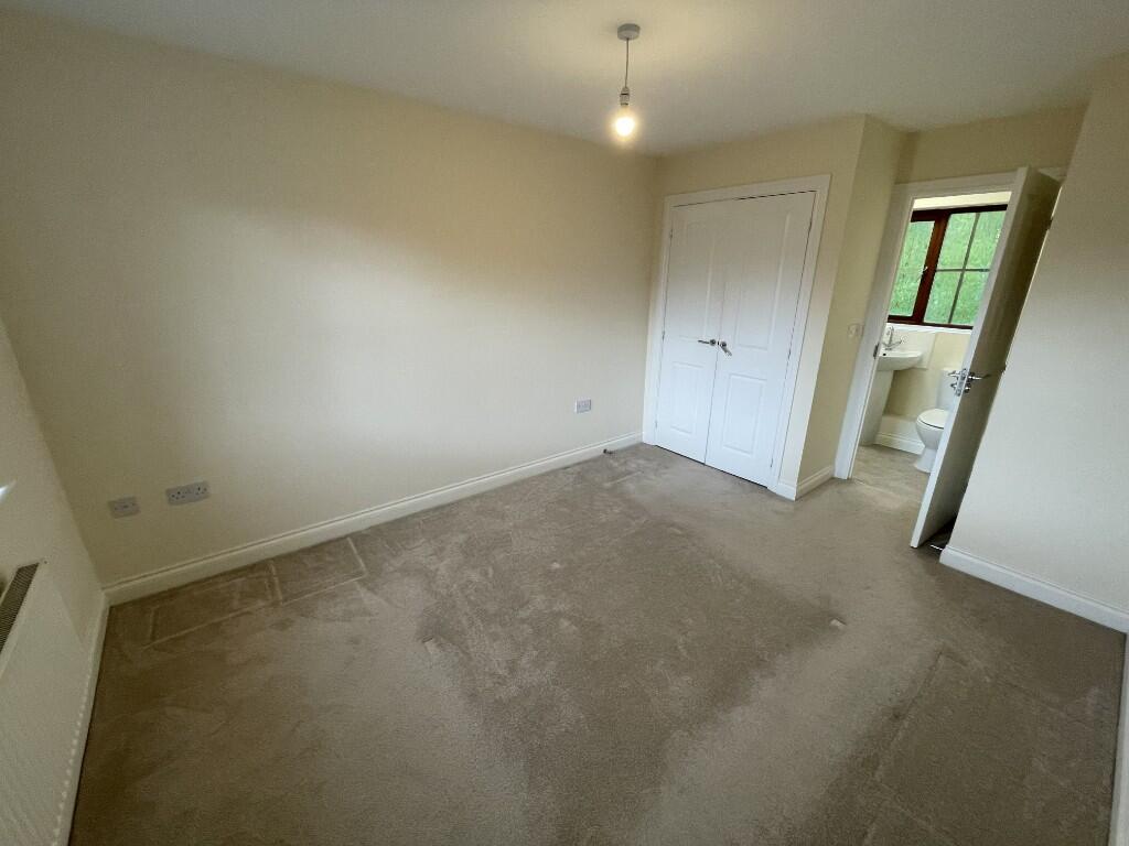 House in Buckinghamshire, Shenley Brook End - More