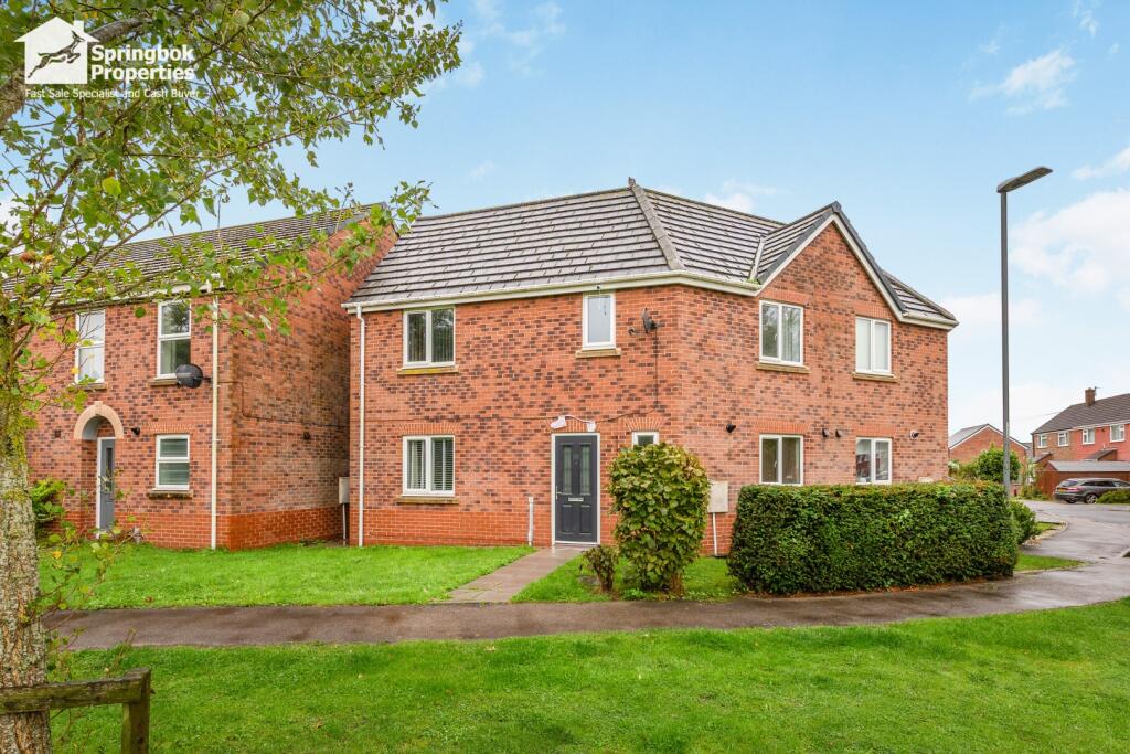 3-bed semi-detached on 14 Cavell Drive, £165,000