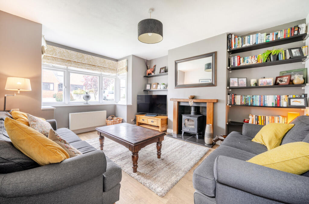 House in Three Mile Cross, Shinfield - View 2
