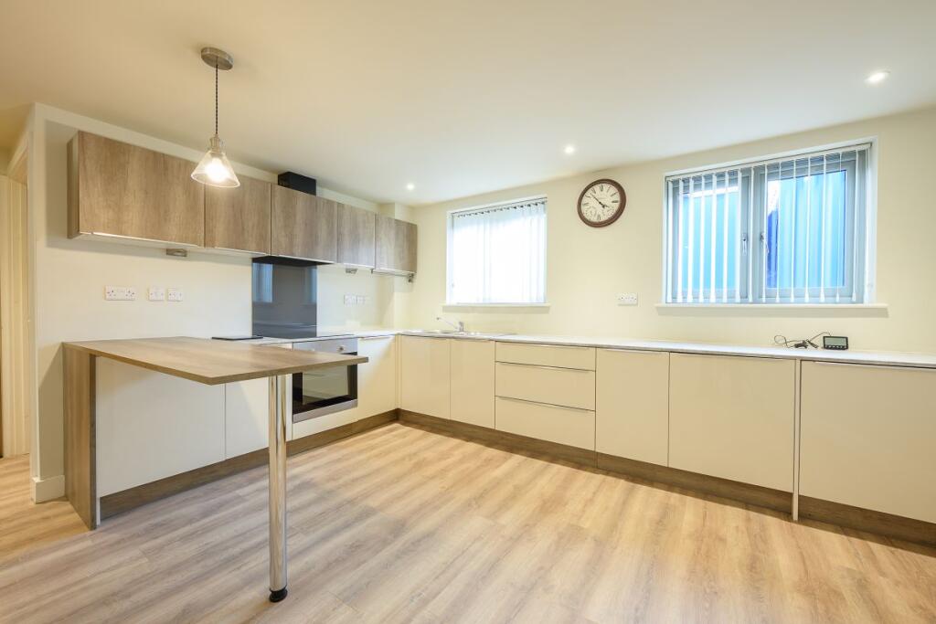 1-bed flat on Trenchard Court, Edde Cross Street, Ross-on-Wye, £145,000