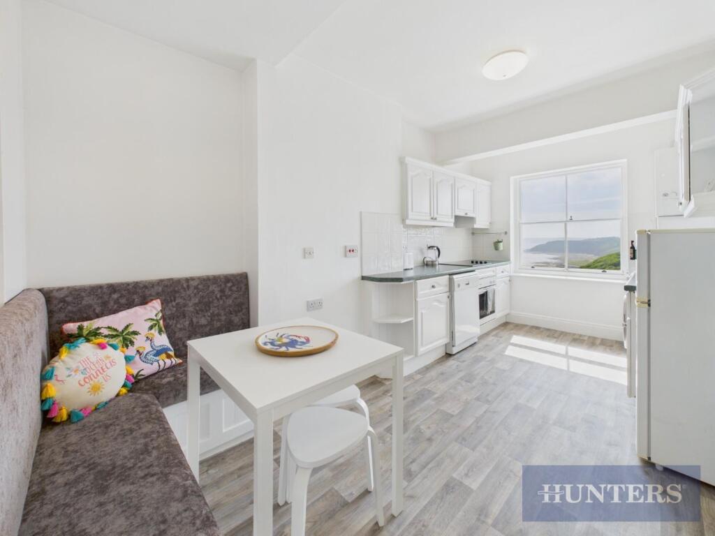 Apartment in Scarborough, St Nicholas Cliff, South Cliff - View 3