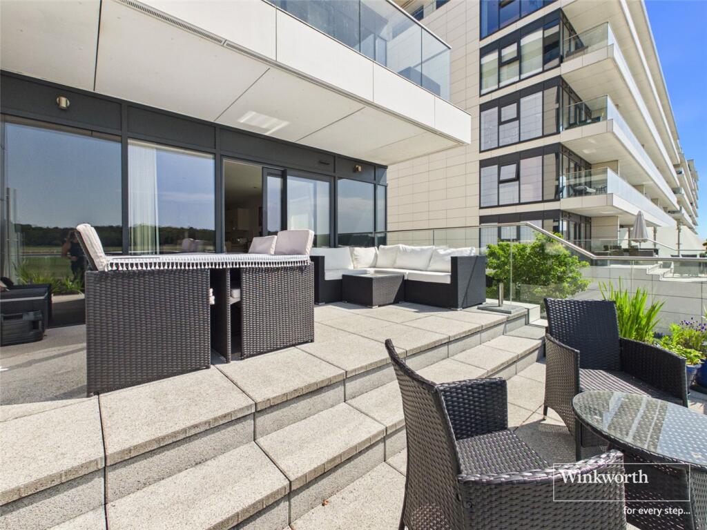 Apartment in Greenham - More