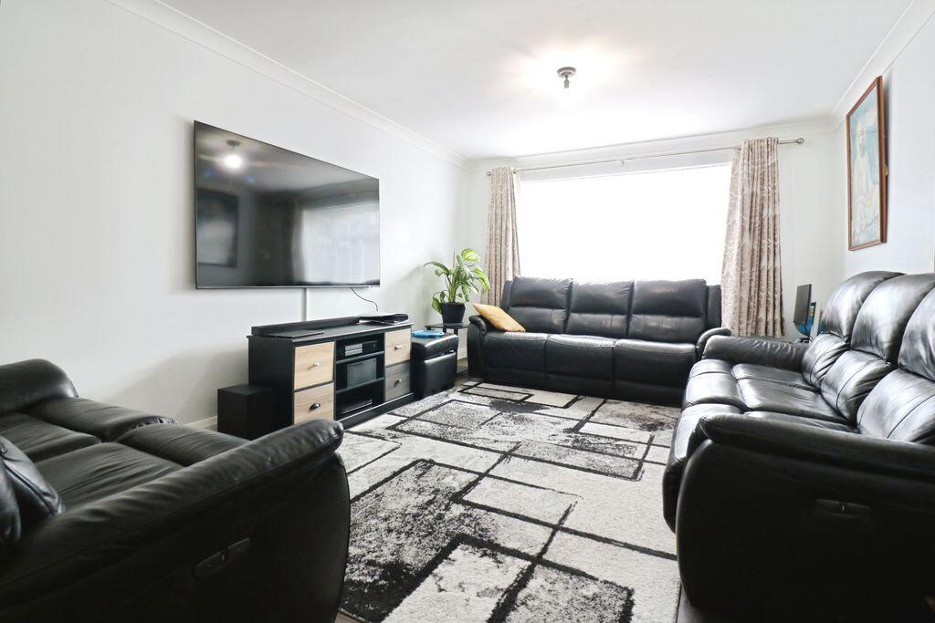 Cottesbrooke Close, Colnbrook photo 3