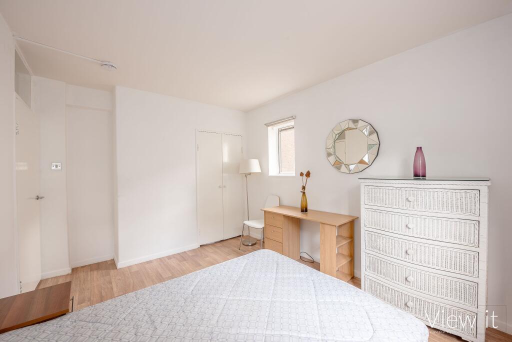 Apartment in London, Abbots Manor Estate, Pimlico - View 5