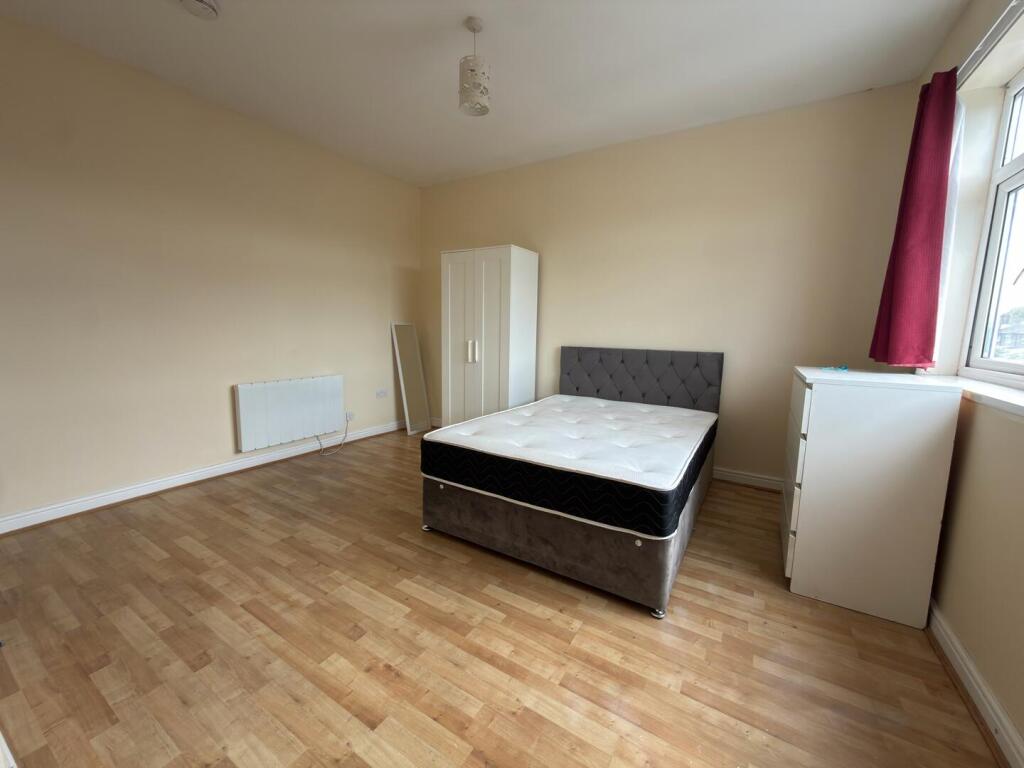 House in London, Lonesome, Mitcham - View 2