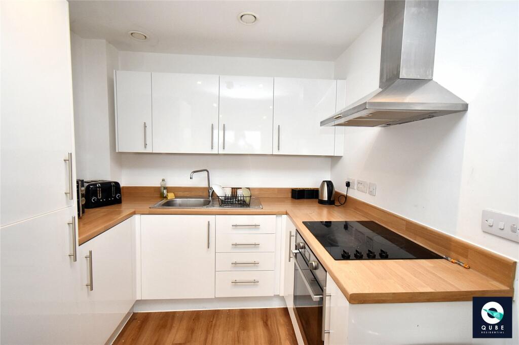 The Gateway, 15 Trafford Rd, Salford, M5 photo 3
