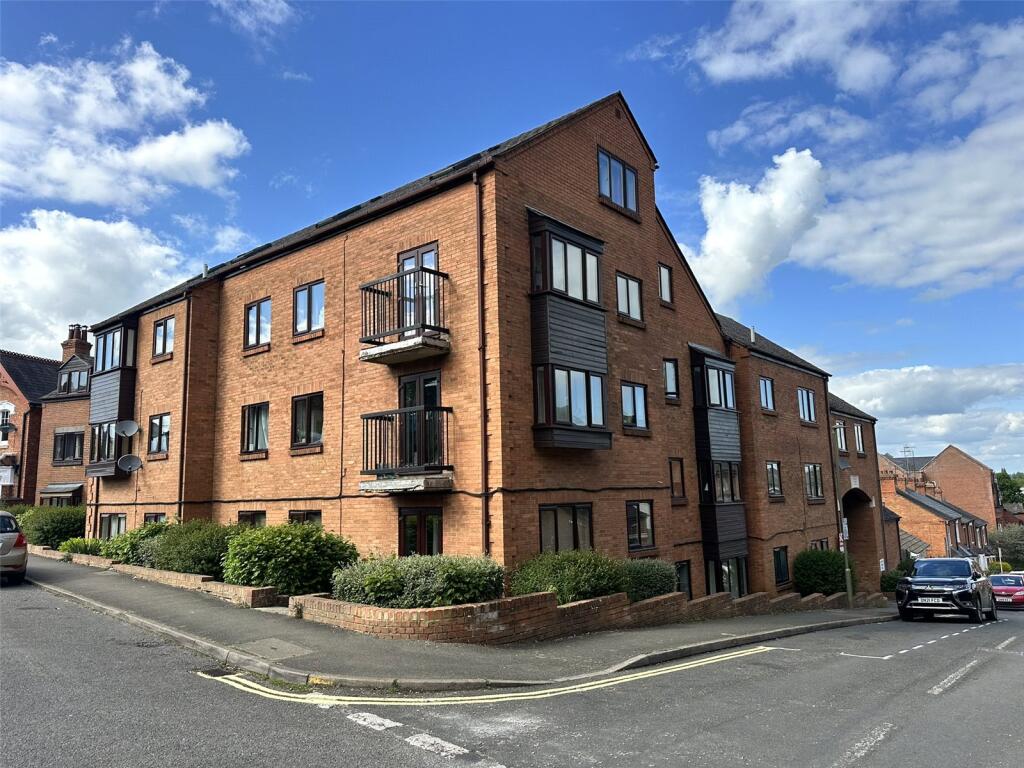 Main image of property: Britannia Road, Banbury, Oxfordshire, OX16