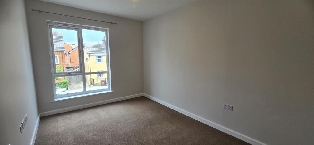 Main image of property: Gweal Avenue, Kennet Island
