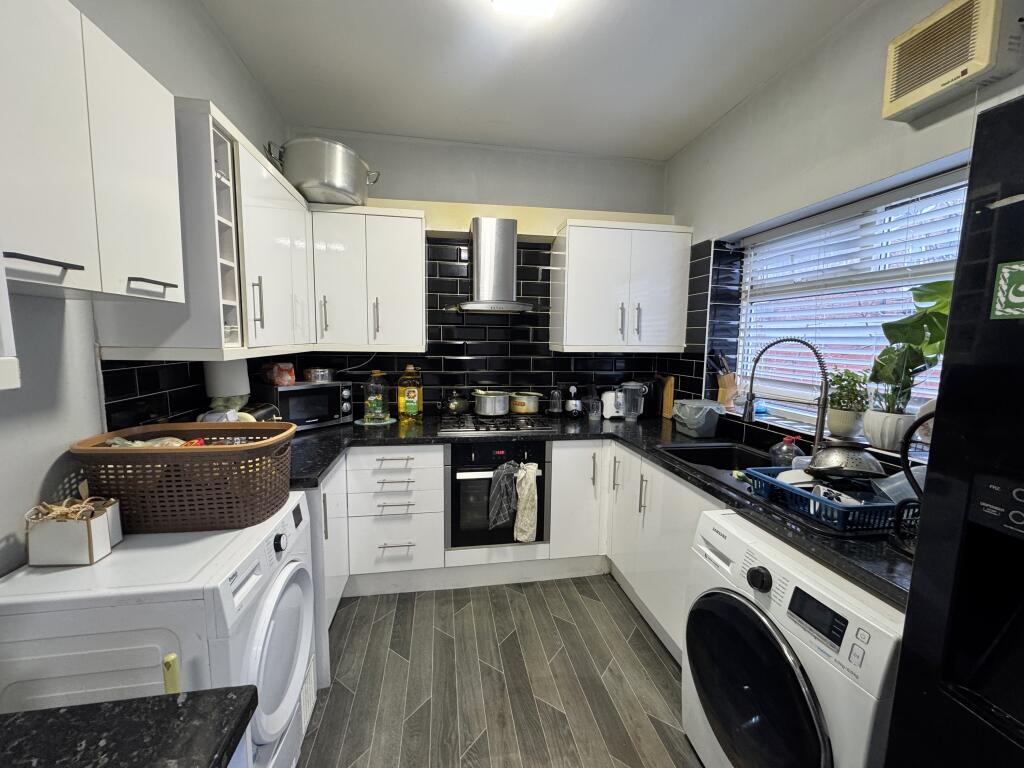 Ollier Avenue, Longsight photo 3