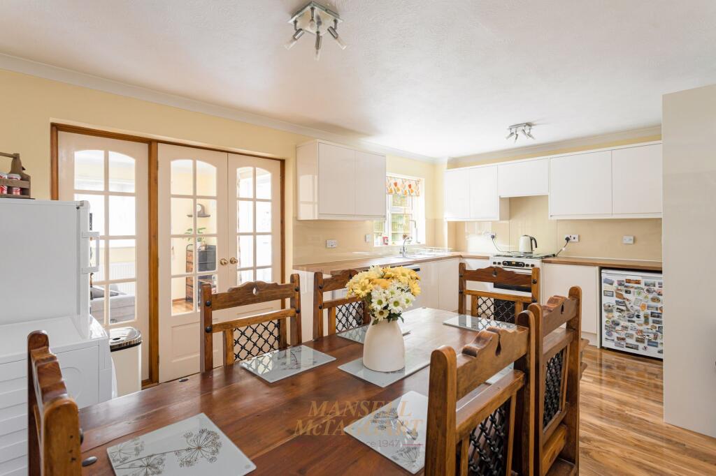 Pinewood Way, Haywards Heath, RH16 - View 5