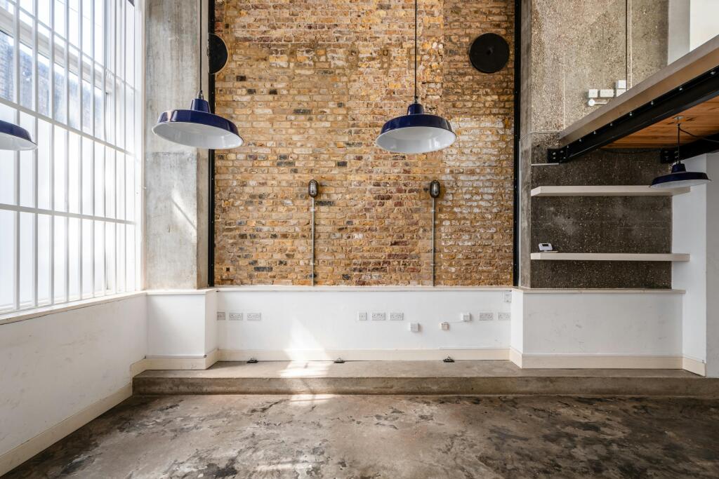 Mentmore Terrace 3B NEW - 6.jpg