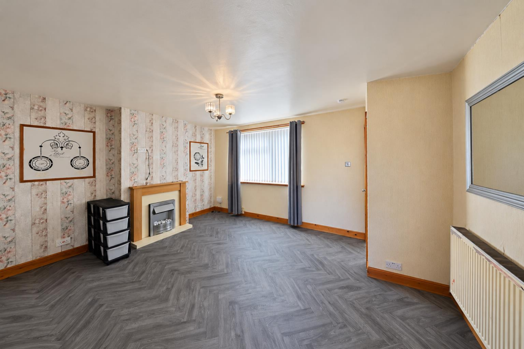 House in Hull - View 4
