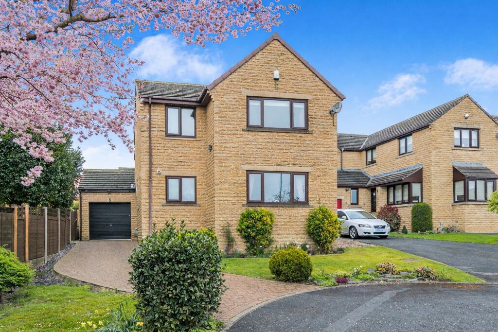 Main image of property: St. Lukes Close, Cleckheaton, West Yorkshire, BD19