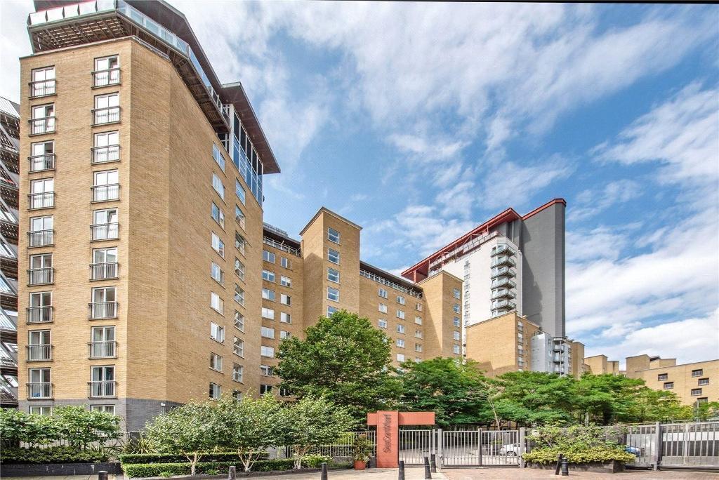 Main image of property: Seacon Tower, 5 Hutchings Street, Westferry, Canary Wharf, London, E14 8JX