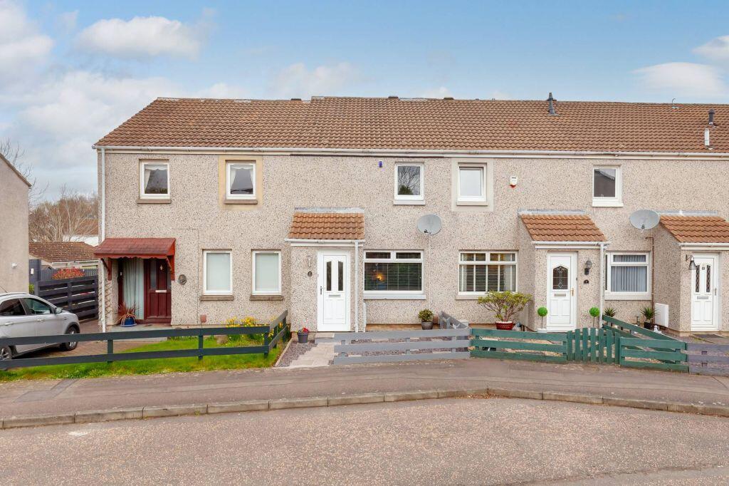 Main image of property: 6 North Bughtlinfield, East Craigs, Edinburgh, EH12 8XZ