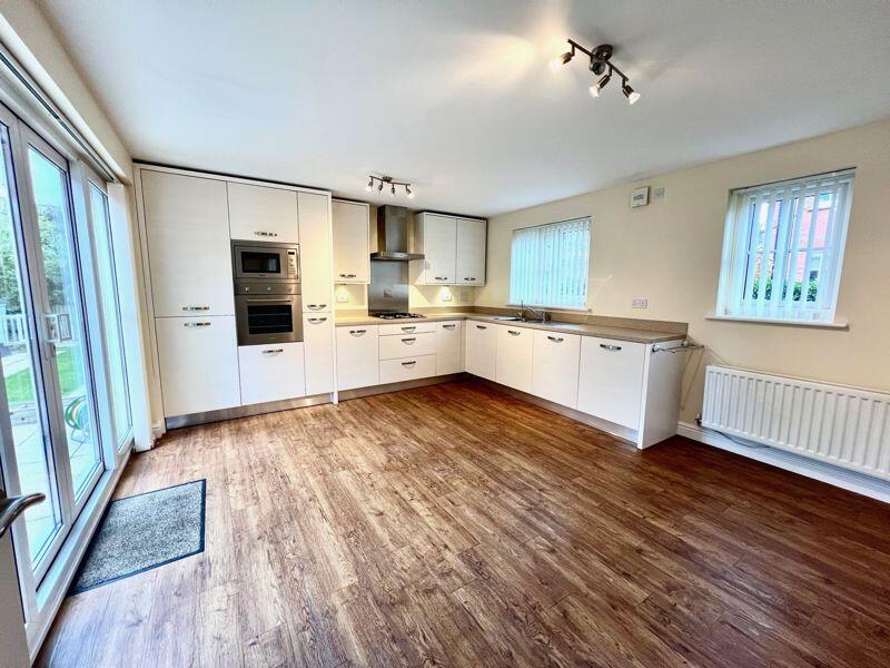 4-bed detached on Comet Crescent, Calne, £410,000