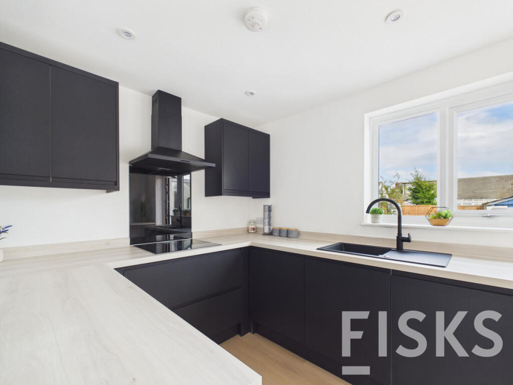 House in Castle Point, Thundersley - View 2