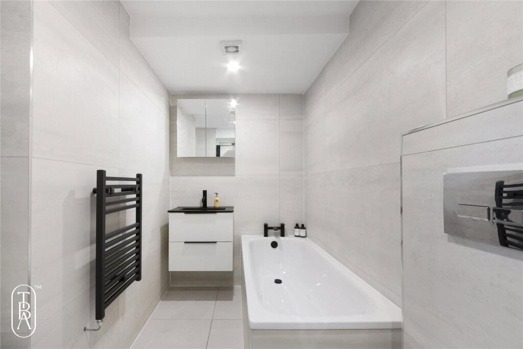 Apartment in London - View 5