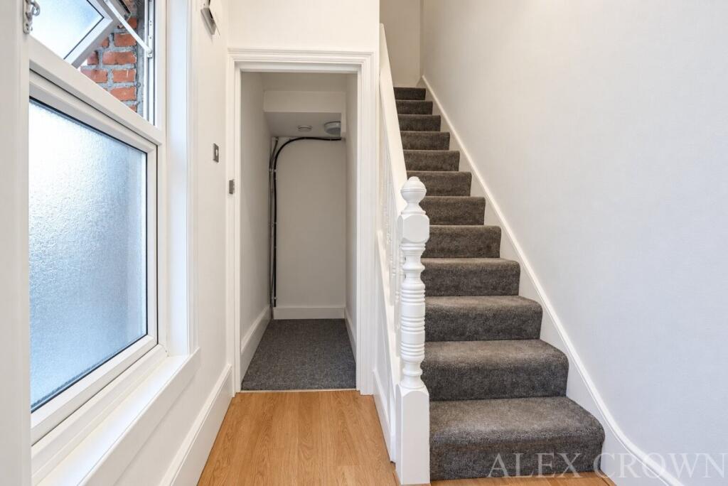 Apartment in London - View 5