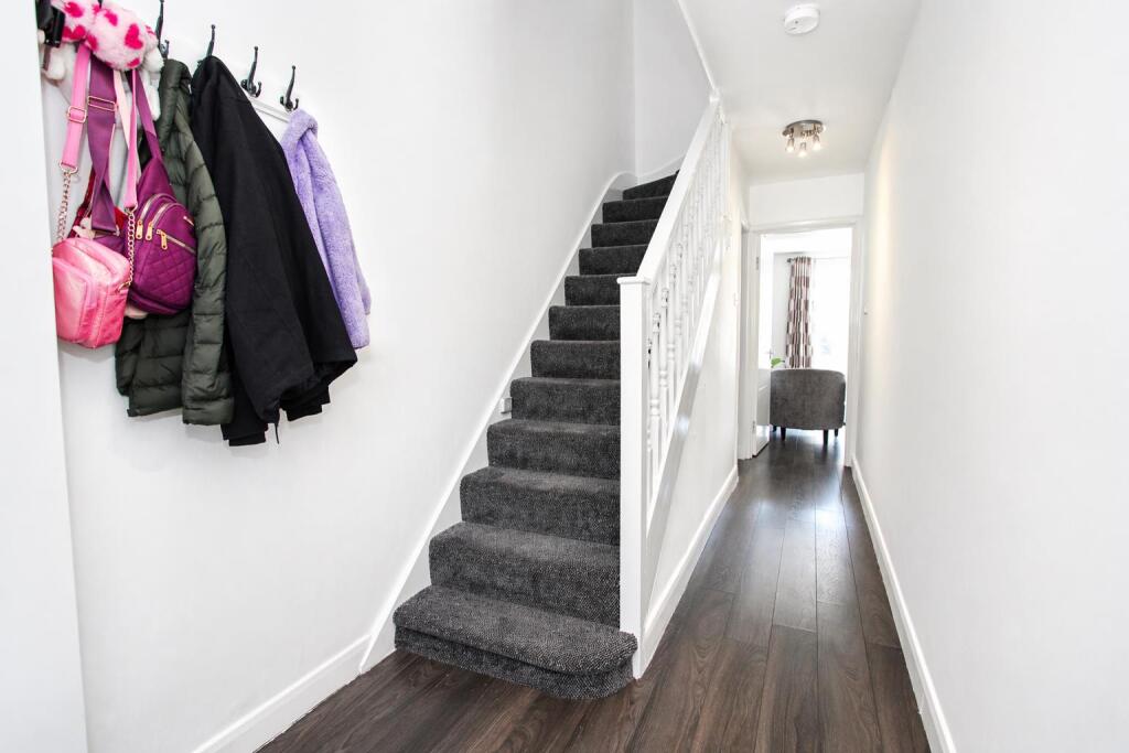 House in London, Morden - View 5