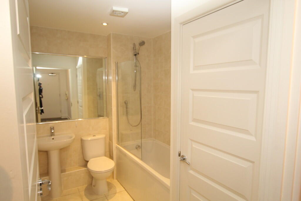 Apartment in Cambridge - View 2