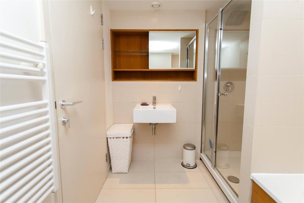 Apartment in London - View 5