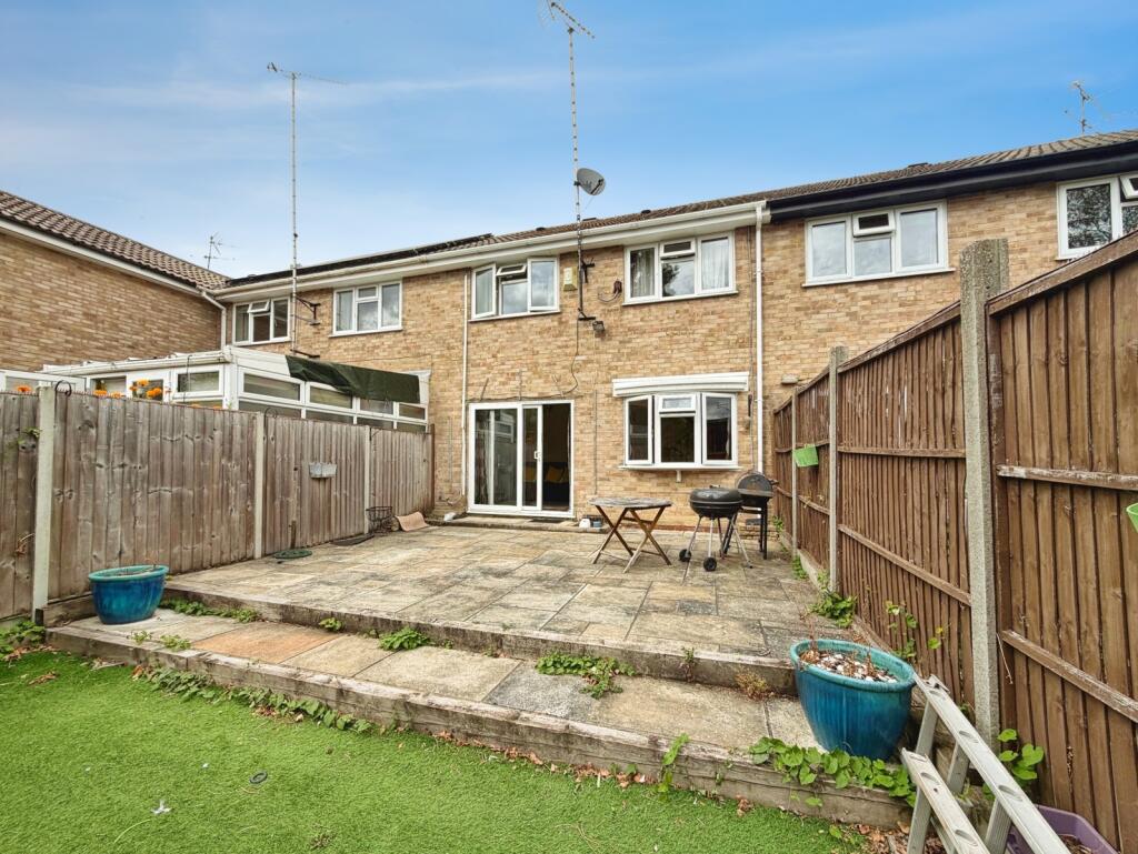 House in Rushmoor, North Town - View 2