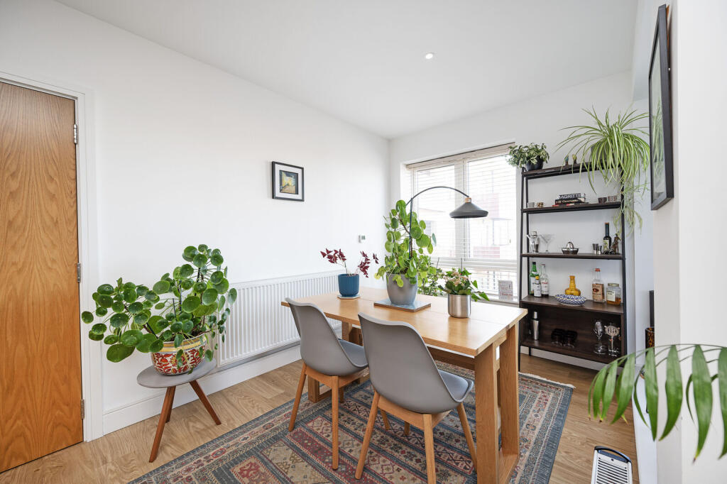 Apartment in London - More