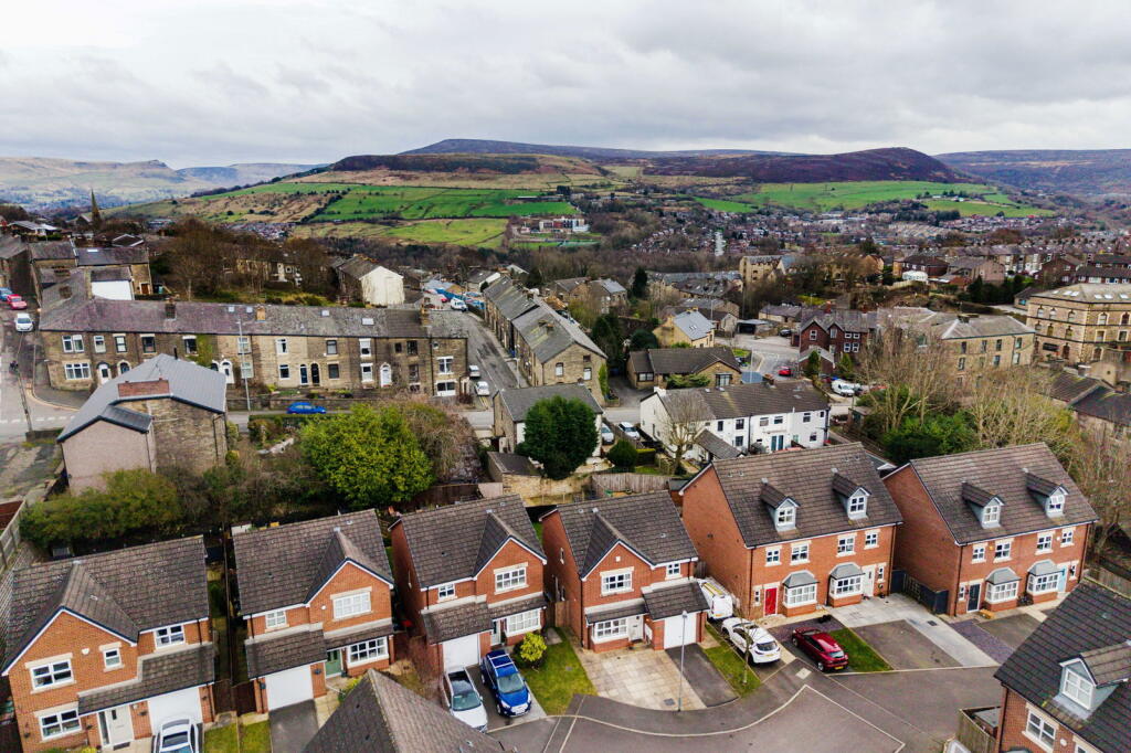 Shire Croft, Mossley, Ashton-under-Lyne photo 4