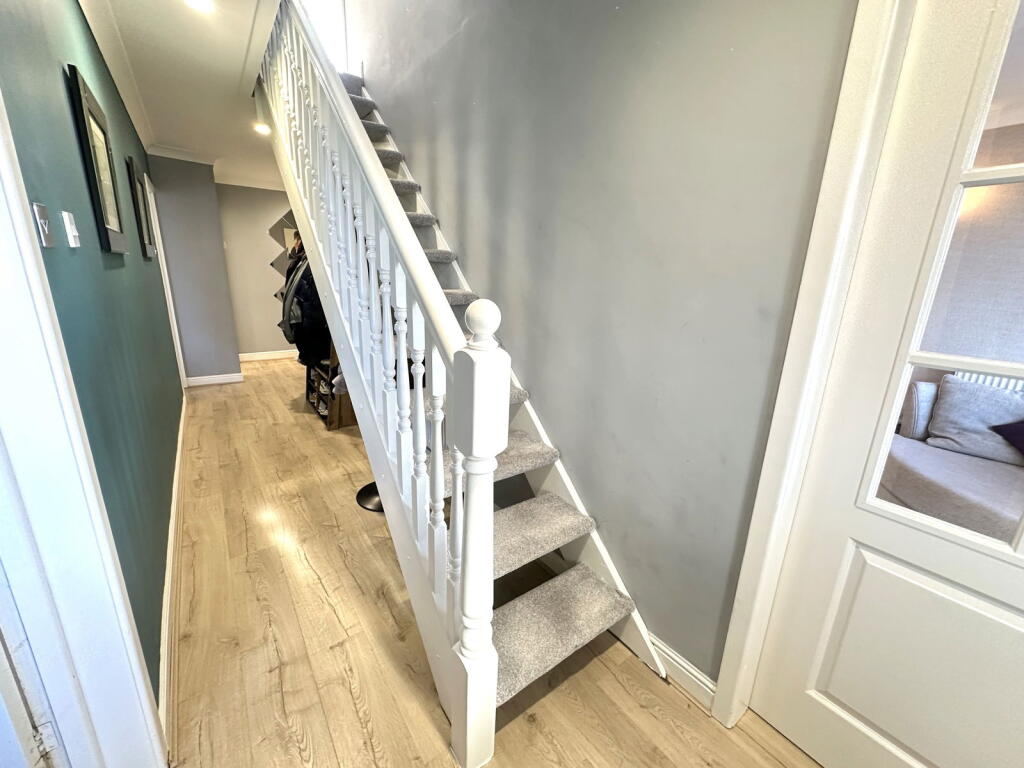 25 Windermere Road, Royton, Oldham, OL2 6SY photo 3