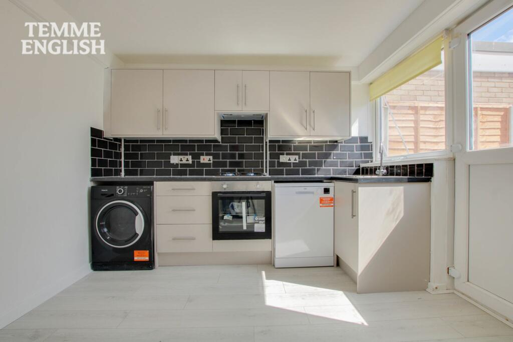 House in Southend-on-Sea - View 3