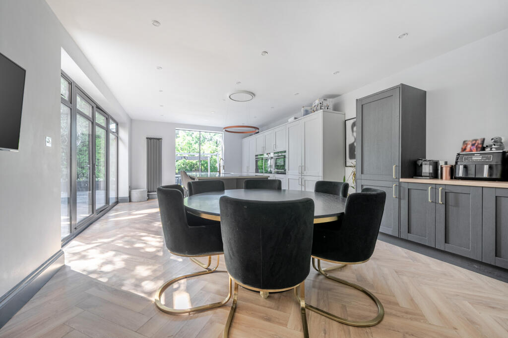 Main image of property: Richmond Road, New Barnet, EN5