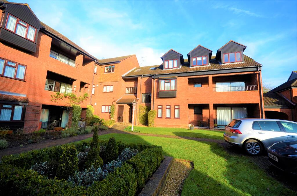 Main image of property: Snells Wood Court, Amersham, Buckinghamshire, HP7