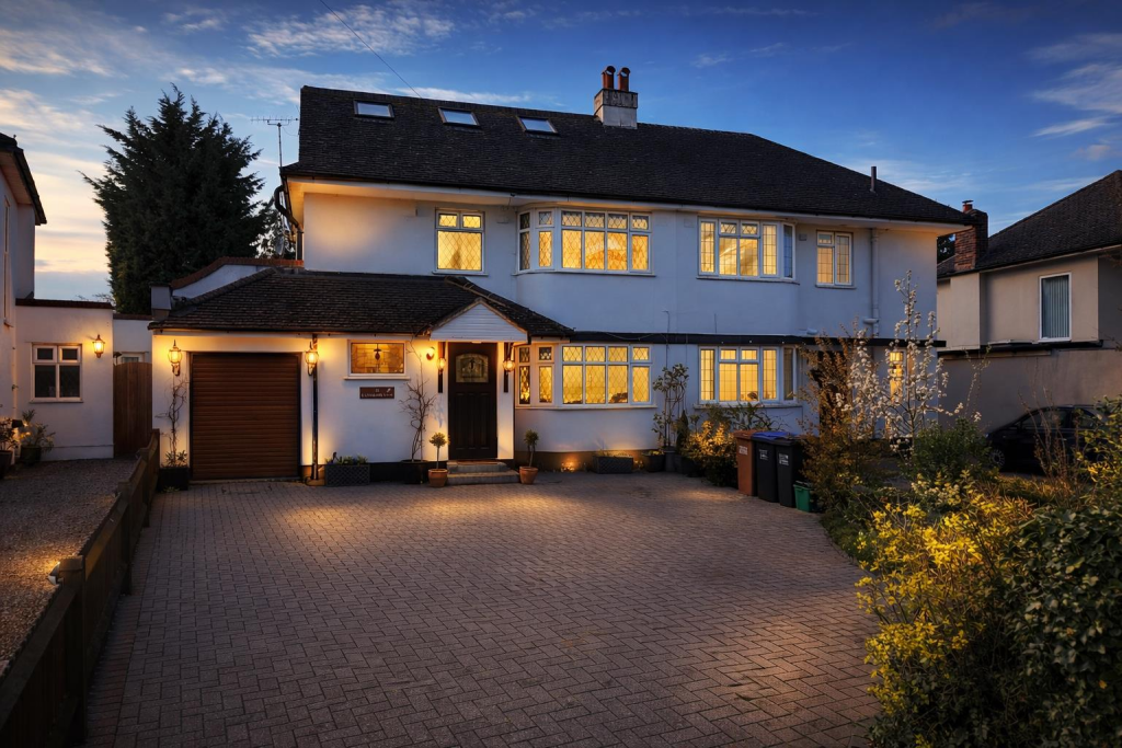 Main image of property: Ellenbrook Lane, Hatfield AL10