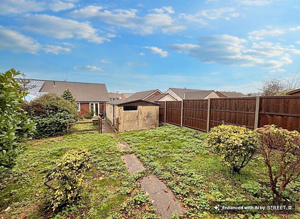 Elmdale Crescent, Thornbury, BS35 photo 2