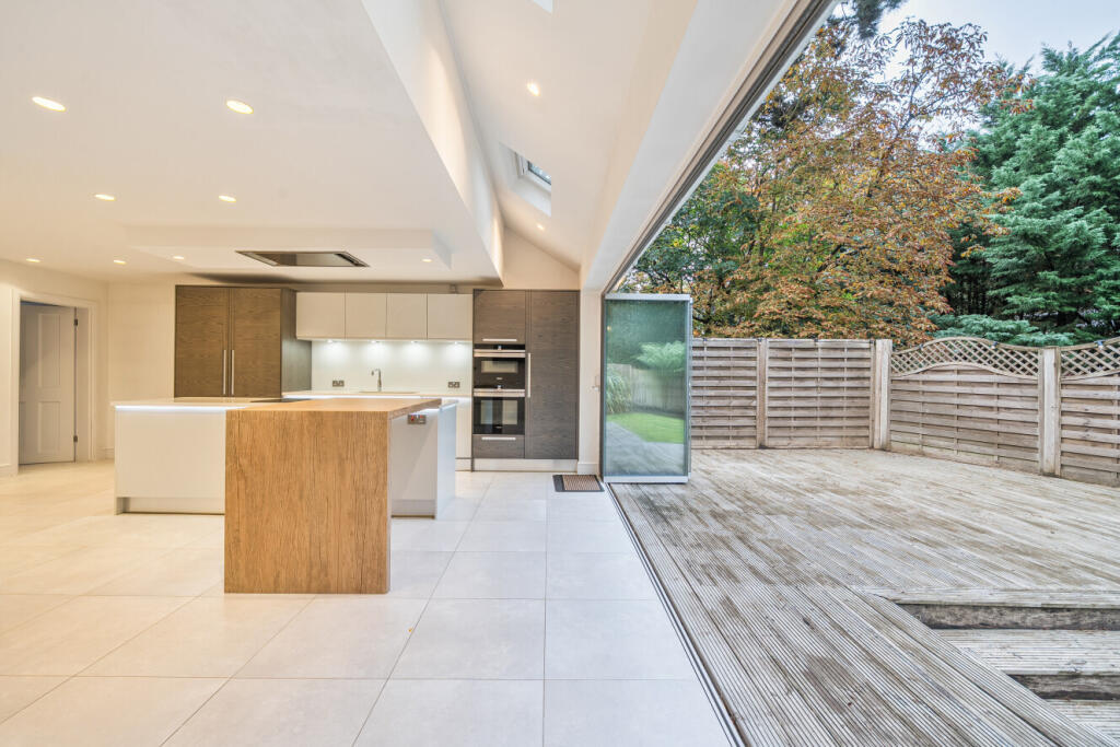 House in London - View 3