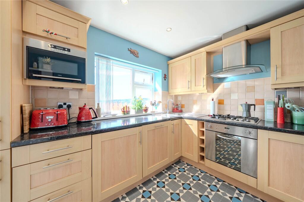 Apartment in Leeds, Bradley Hill, Swinnow - View 3