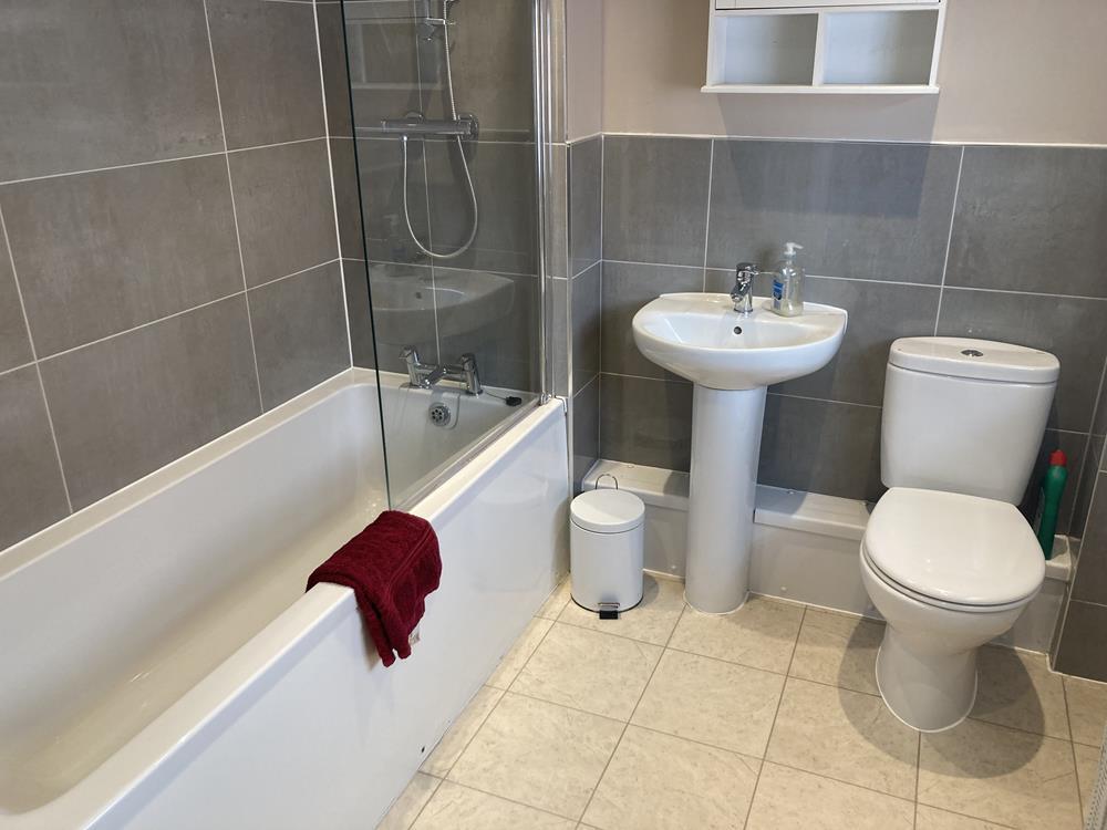 Apartment in Milton Keynes, Bedford - View 3
