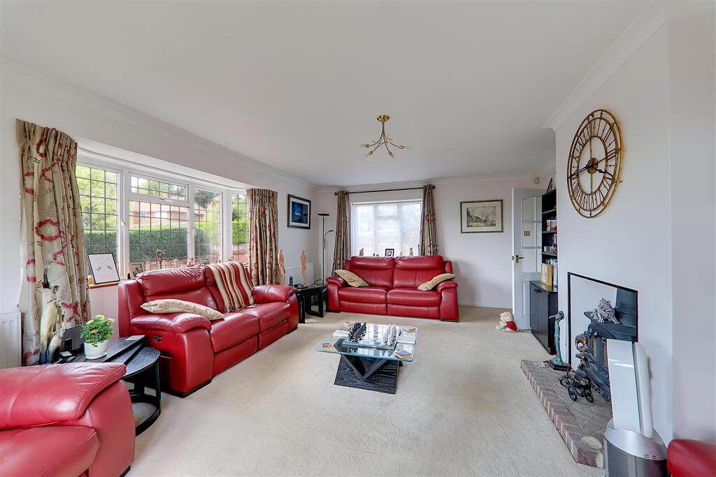 Broadview Gardens, Worthing photo 4