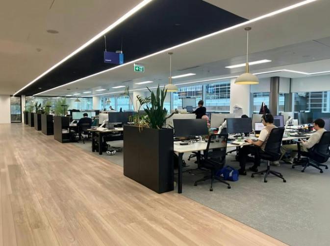 Photo 9- Desking .jpg