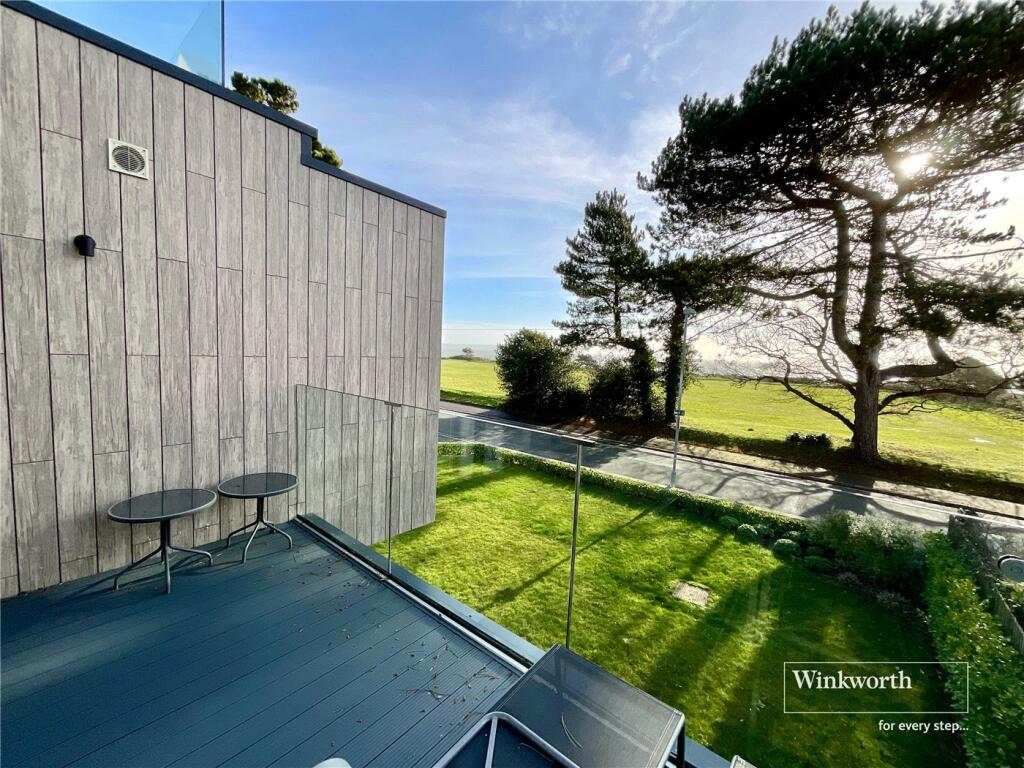 Wharncliffe Road, Highcliffe, Christchurch, Dorset, BH23 photo 4