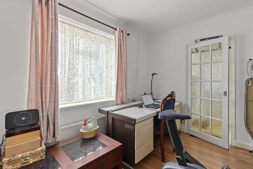 House in Slough - View 4