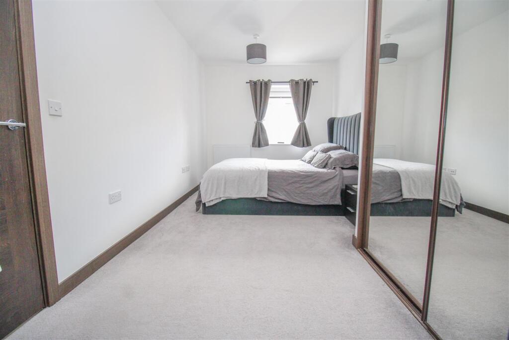 Apartment in Chelmsford - View 5