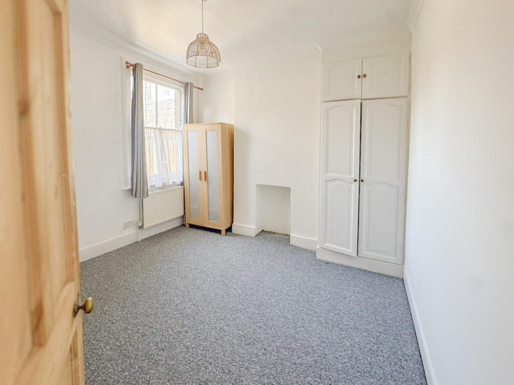 3 bedroom maisonette for rent