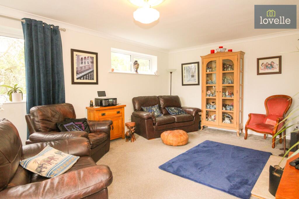 House in Lincoln - View 5