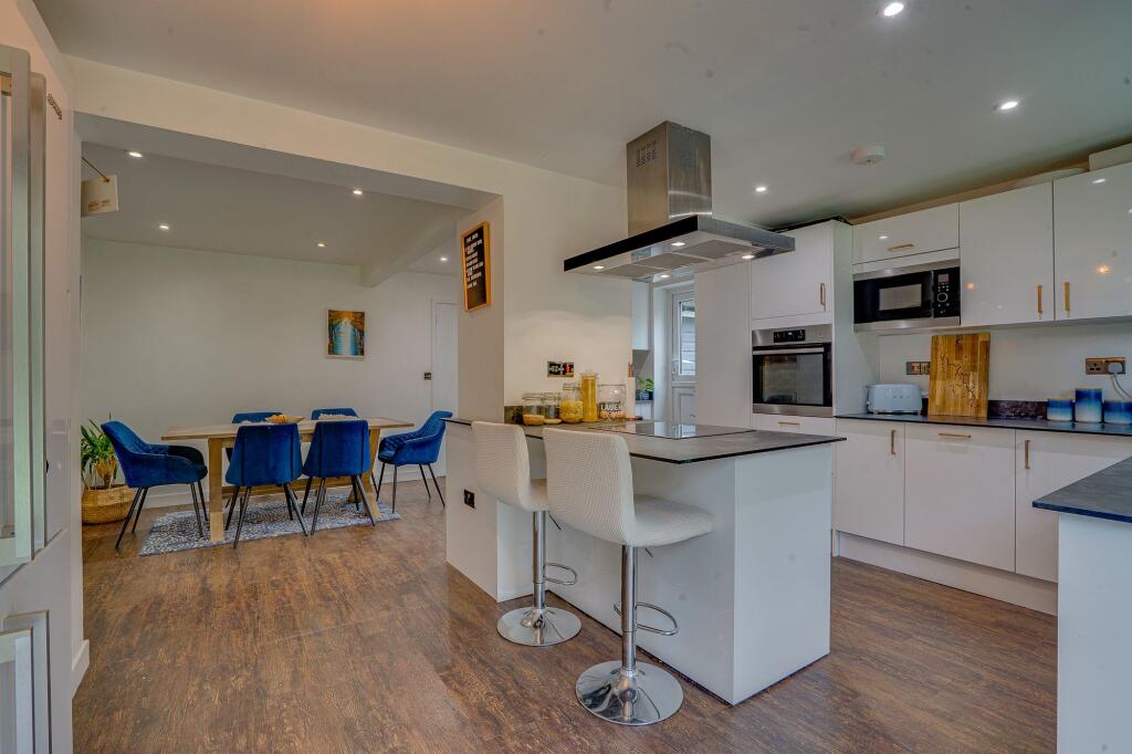 Fircroft Drive, Chandler's Ford, Hampshire, SO53 2HE photo 2